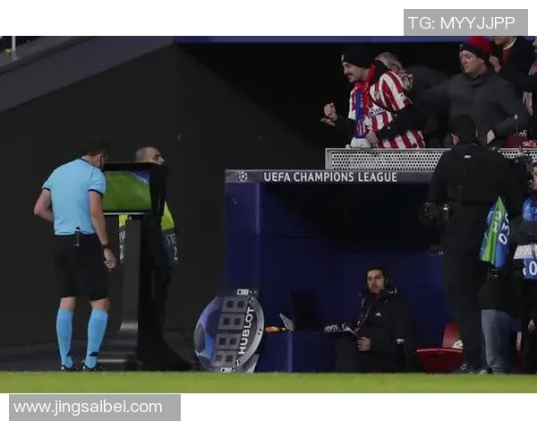 法媒：本周法甲巴黎FC战雷恩和巴黎战里昂竞赛的裁判将佩带摄像头